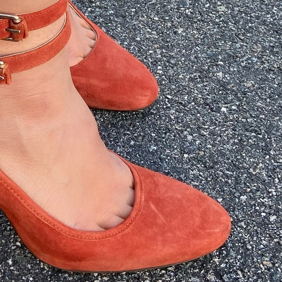 Spring heels - Picture 4 of 6